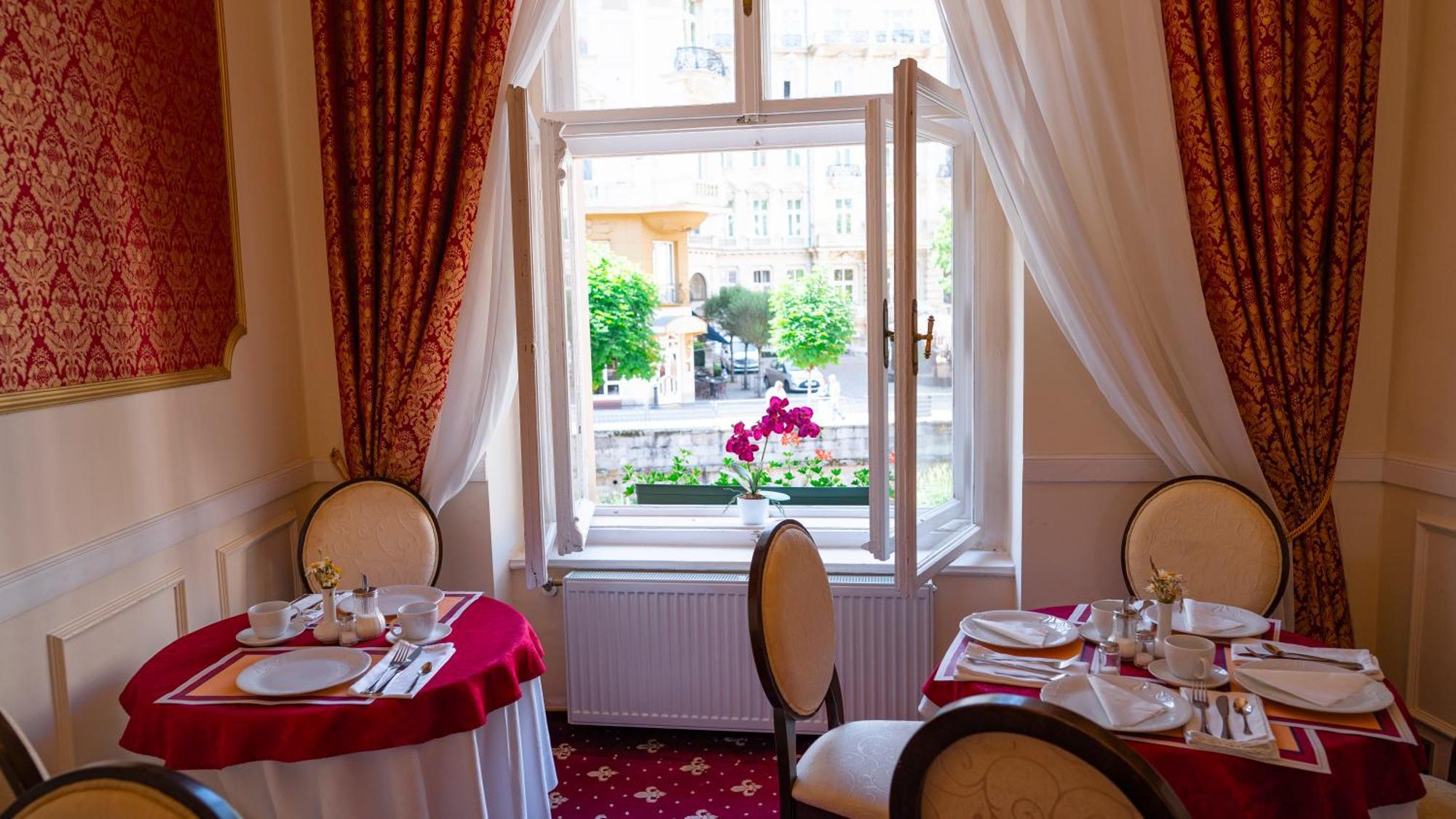 Alisa Hotel Karlovy Vary Exterior foto