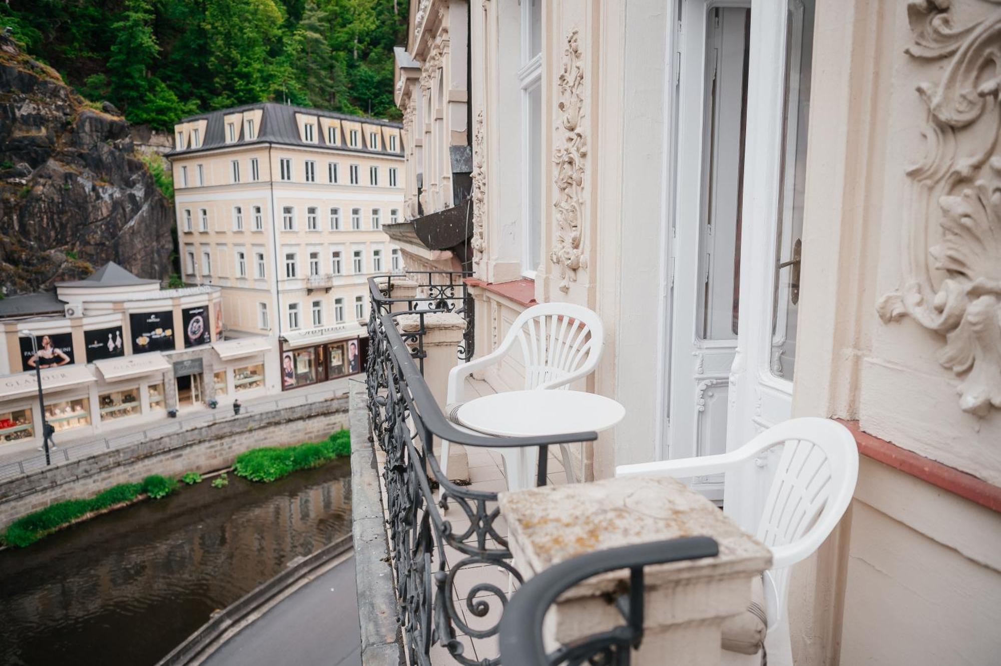 Alisa Hotel Karlovy Vary Exterior foto