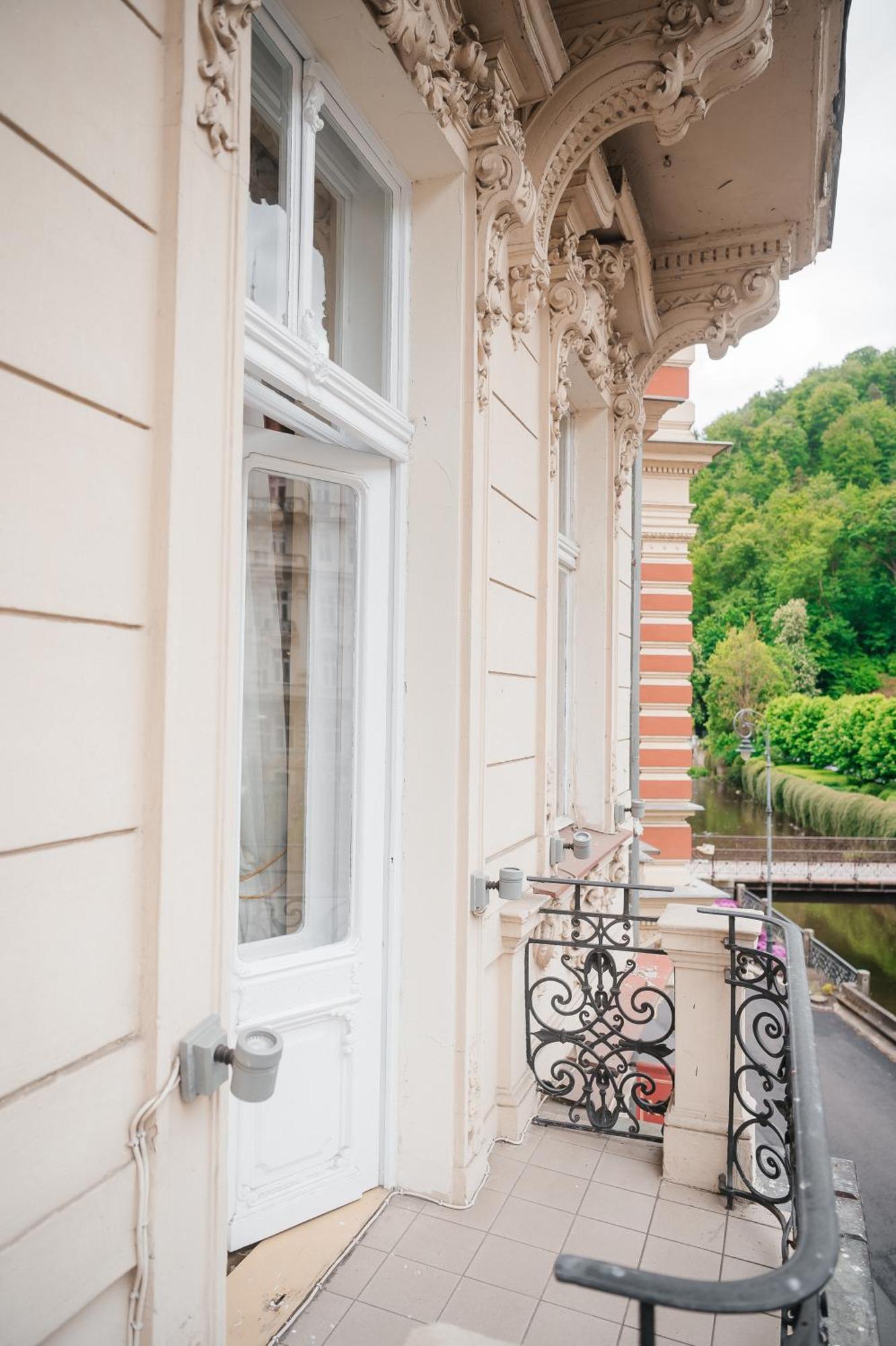 Alisa Hotel Karlovy Vary Exterior foto