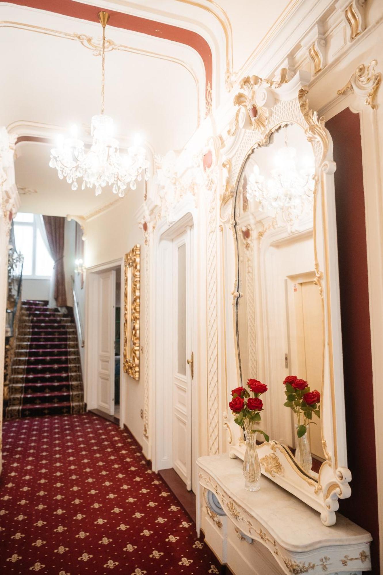 Alisa Hotel Karlovy Vary Exterior foto